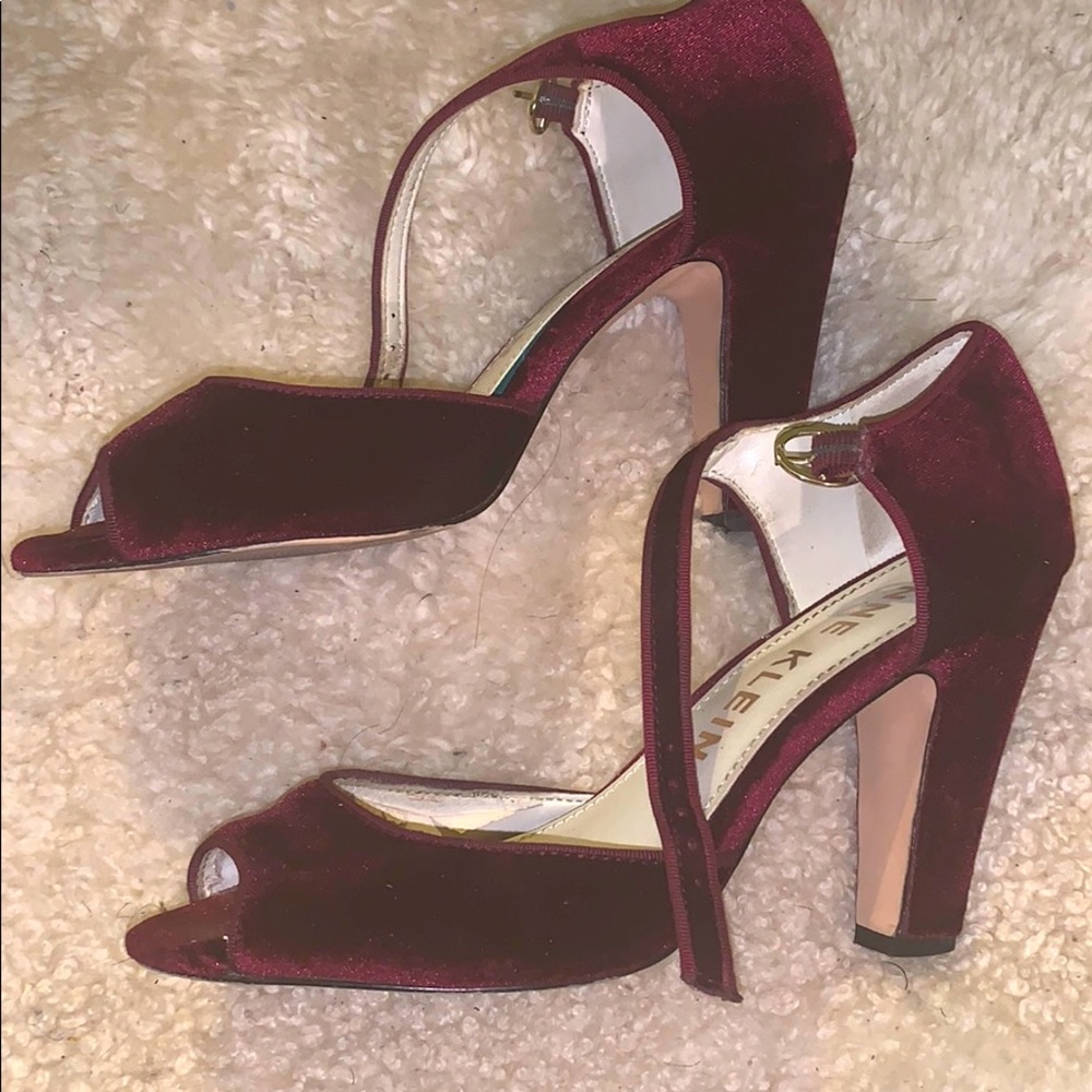 Anne Klein used pumps